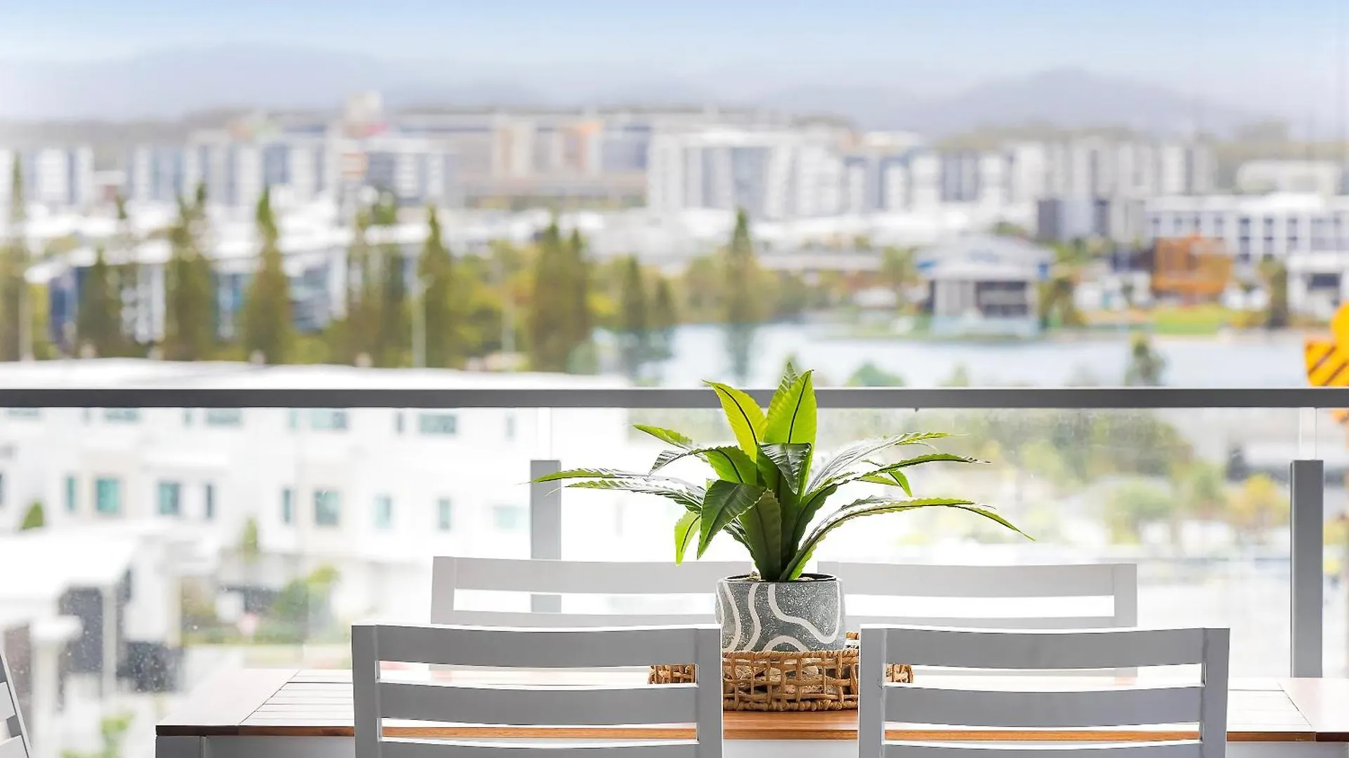 Bokarina Beach Apartments, Ascend Hotel Collection Кавана-Уотерс