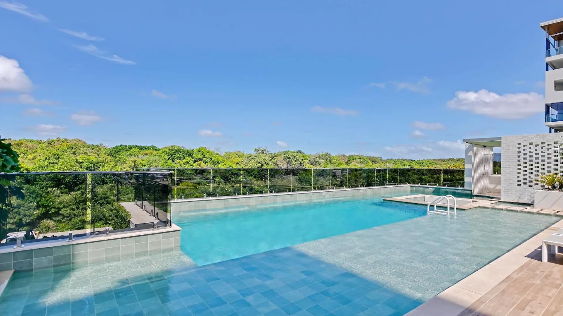 Bokarina Beach Apartments, Ascend Hotel Collection Кавана-Уотерс